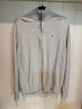 Tommy Hilfiger Men's Gray Quarter-Zip Cotton Pullover Sweater